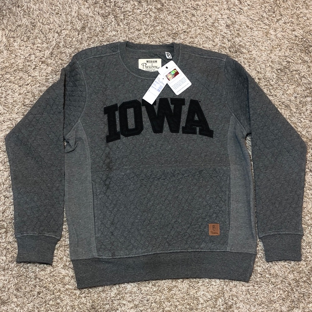 NWT Women’s Pressbox Moose (Iowa) Charcoal Crewneck quilted Sweatshirt - Medium